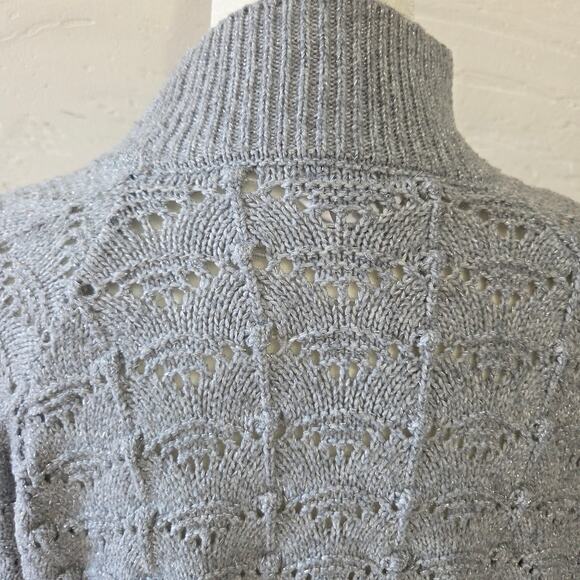 Time and Tru Womans Gray and Silver Sweater Size Large - Picture 2 of 8